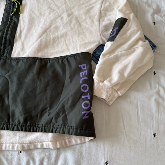 Peloton Cream and Black Fleece‎ Pullover Size XL - Picture 4 of 6